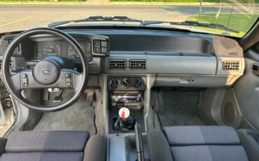 Ford-Mustang-1987-Hatchback-7