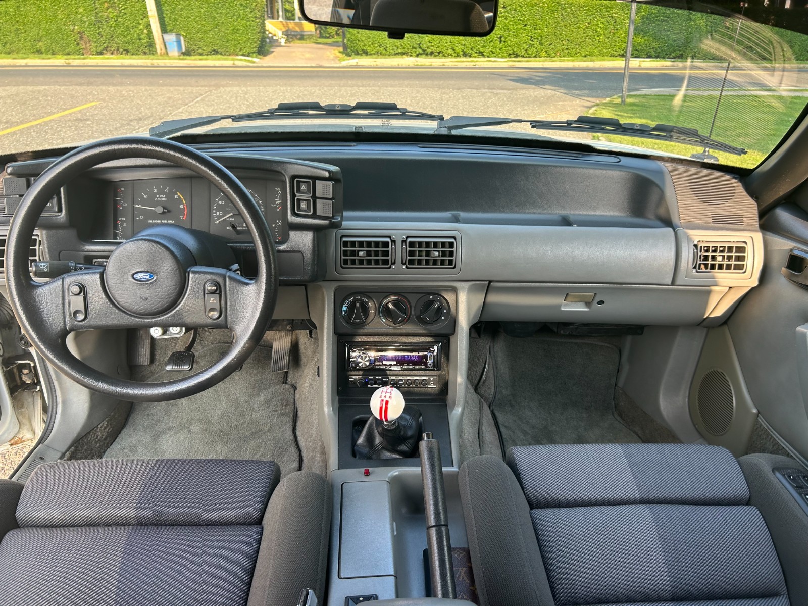 Ford-Mustang-1987-Hatchback-7