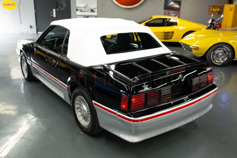 Ford-Mustang-1988-Convertible-8