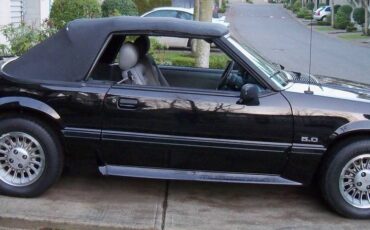 Ford-Mustang-1988-black