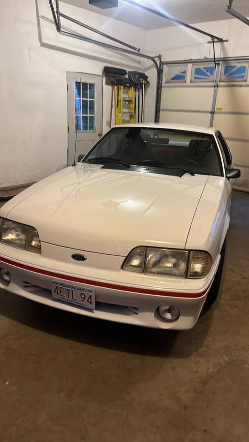 Ford-Mustang-1988-white-1