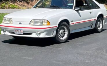 Ford-Mustang-1988-white