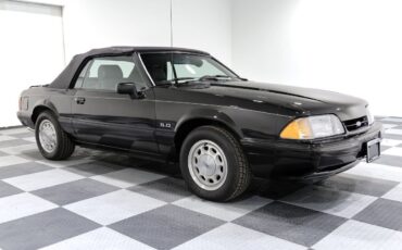 Ford-Mustang-1989-Convertible-1