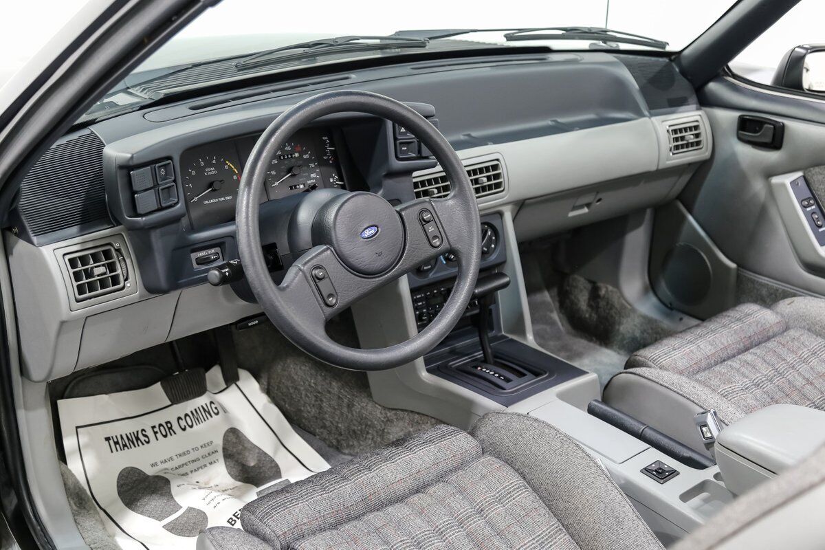 Ford-Mustang-1989-Convertible-15