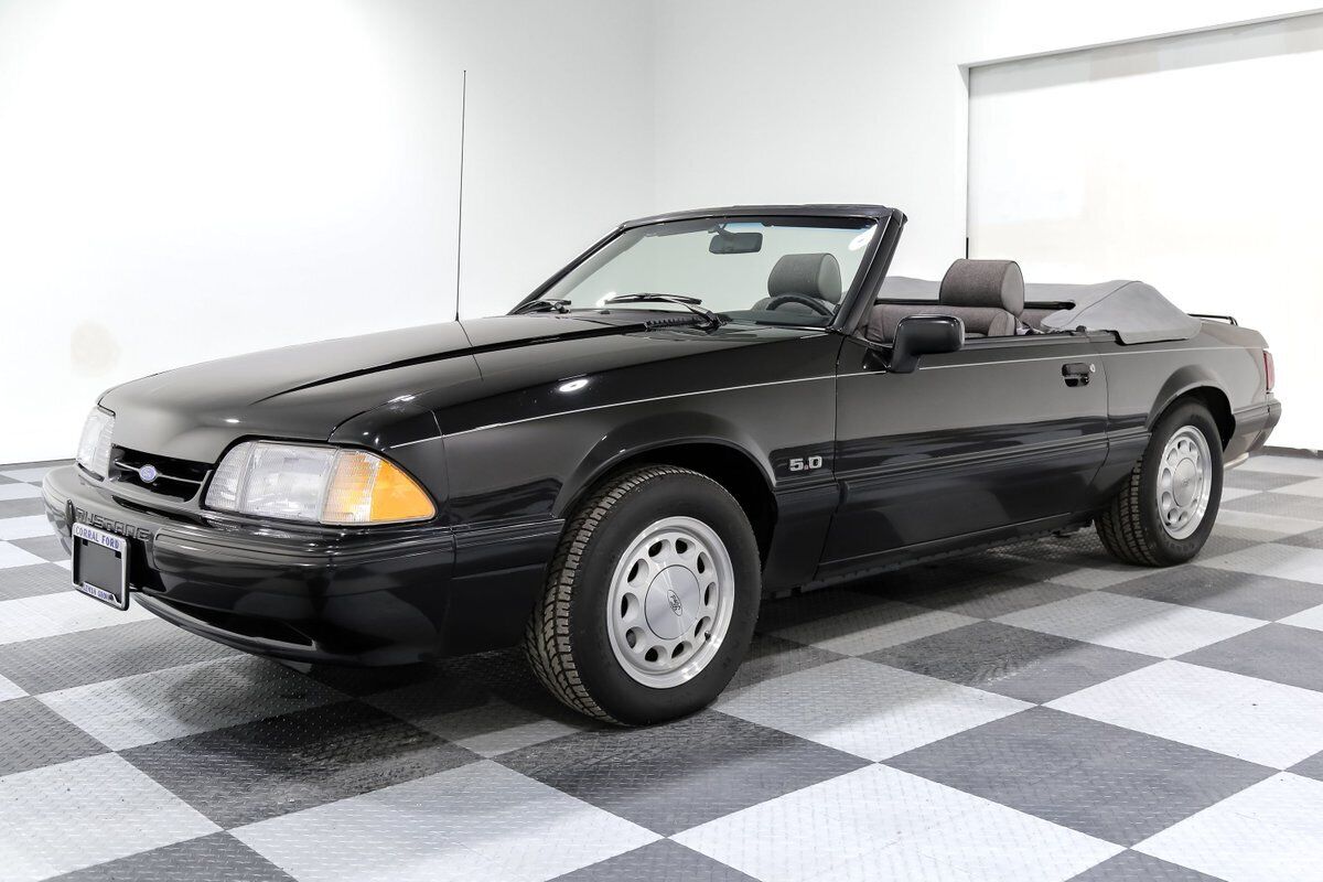 Ford-Mustang-1989-Convertible-3