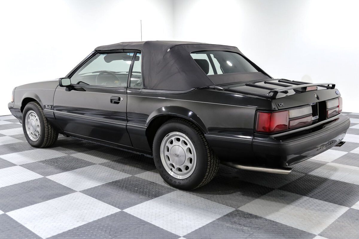 Ford-Mustang-1989-Convertible-7