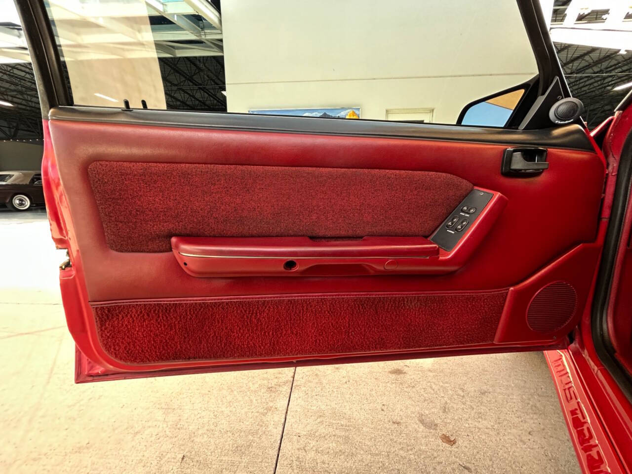 Ford-Mustang-1989-Hatchback-22