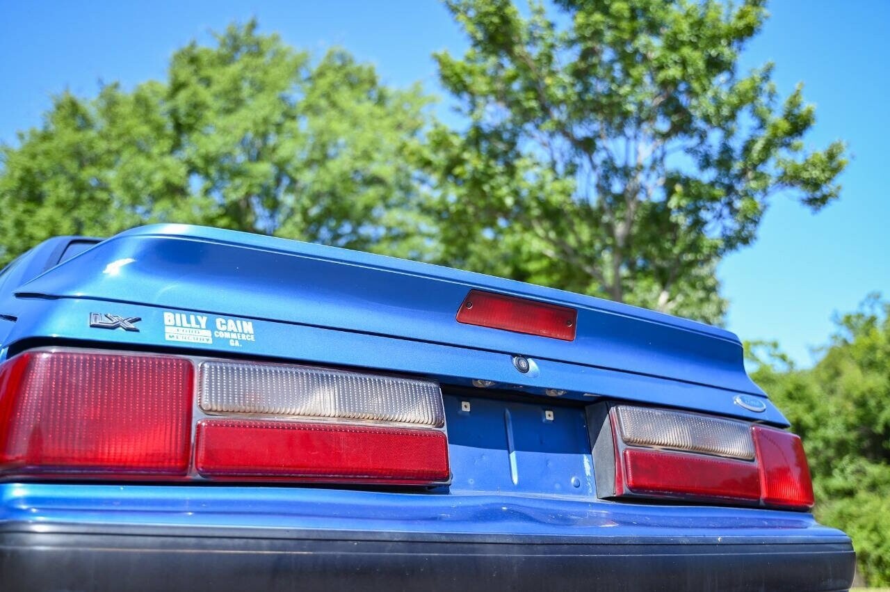 Ford-Mustang-1989-Hatchback-31