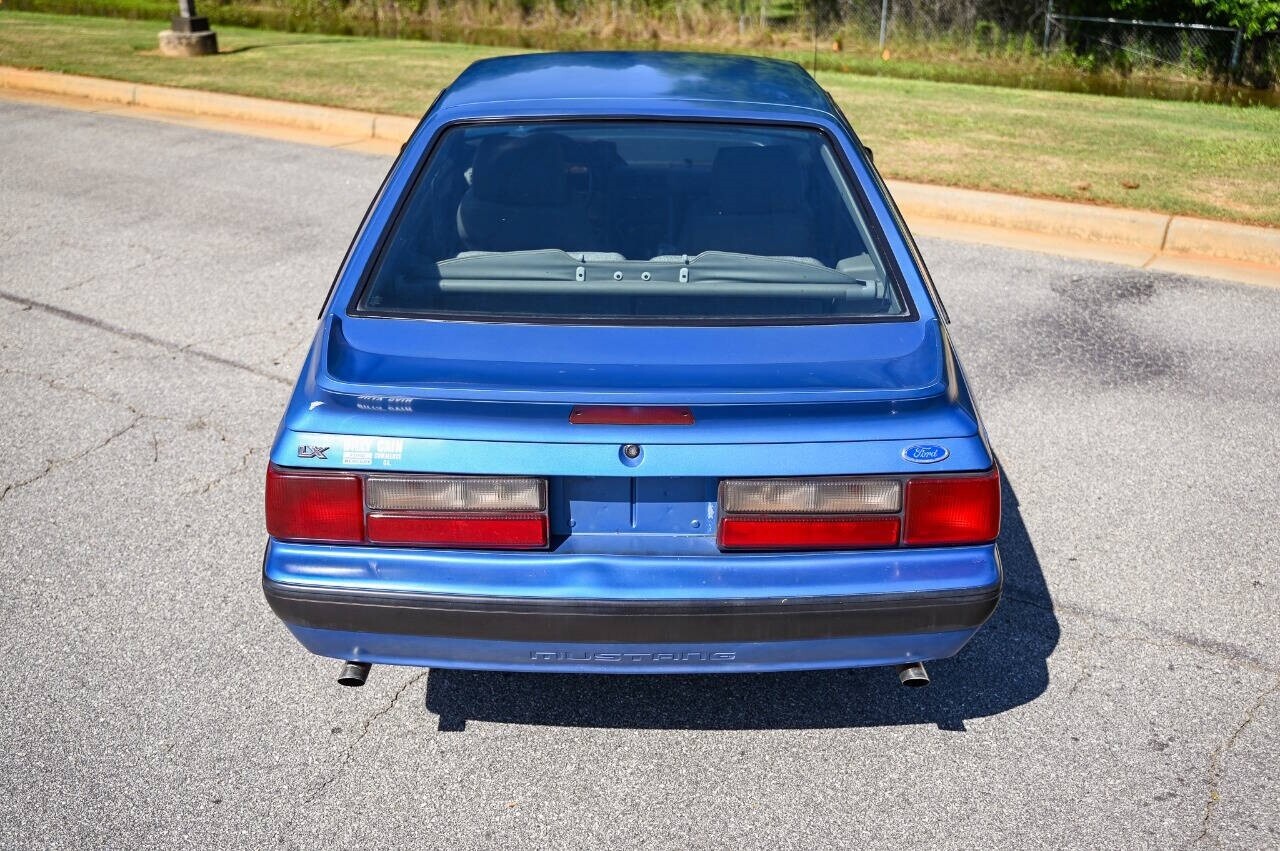 Ford-Mustang-1989-Hatchback-33