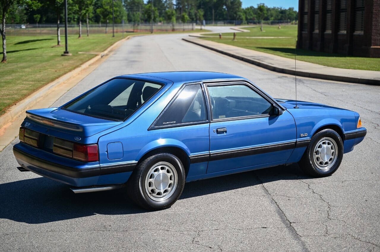Ford-Mustang-1989-Hatchback-34