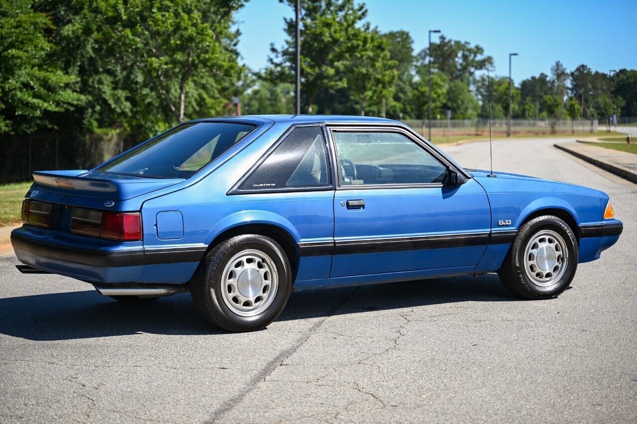 Ford-Mustang-1989-Hatchback-37