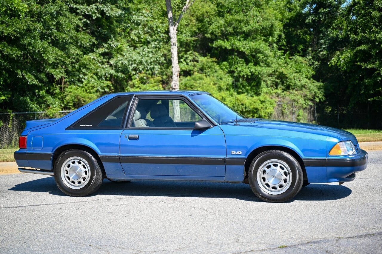 Ford-Mustang-1989-Hatchback-38