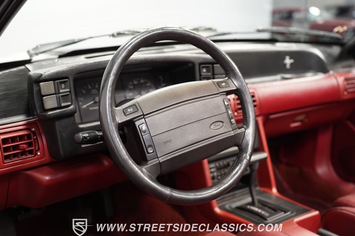 Ford-Mustang-1990-Convertible-35