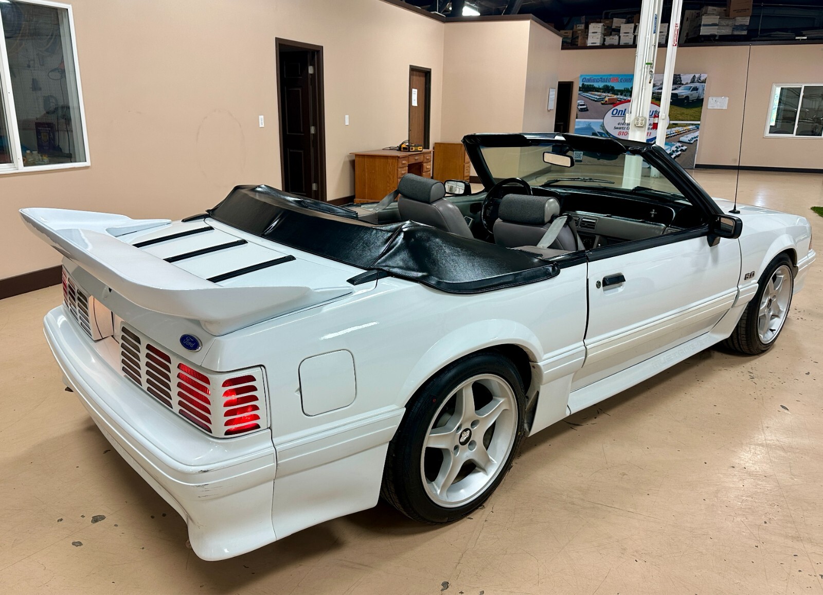 Ford-Mustang-1990-Convertible-8