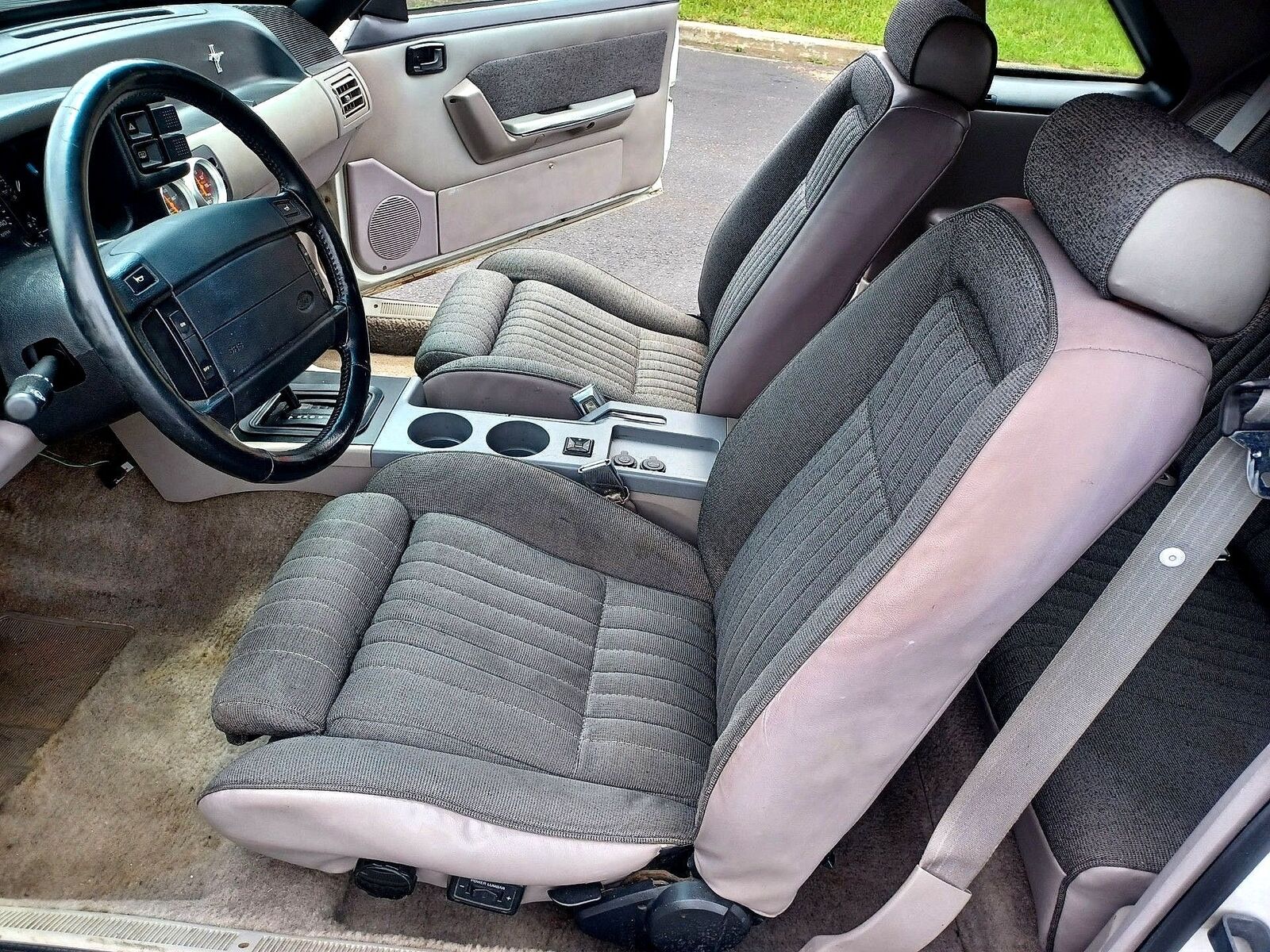 Ford-Mustang-1990-LX-7