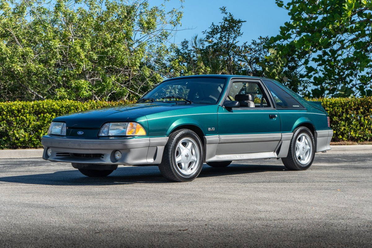 Ford-Mustang-1992-1