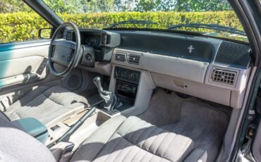 Ford-Mustang-1992-21