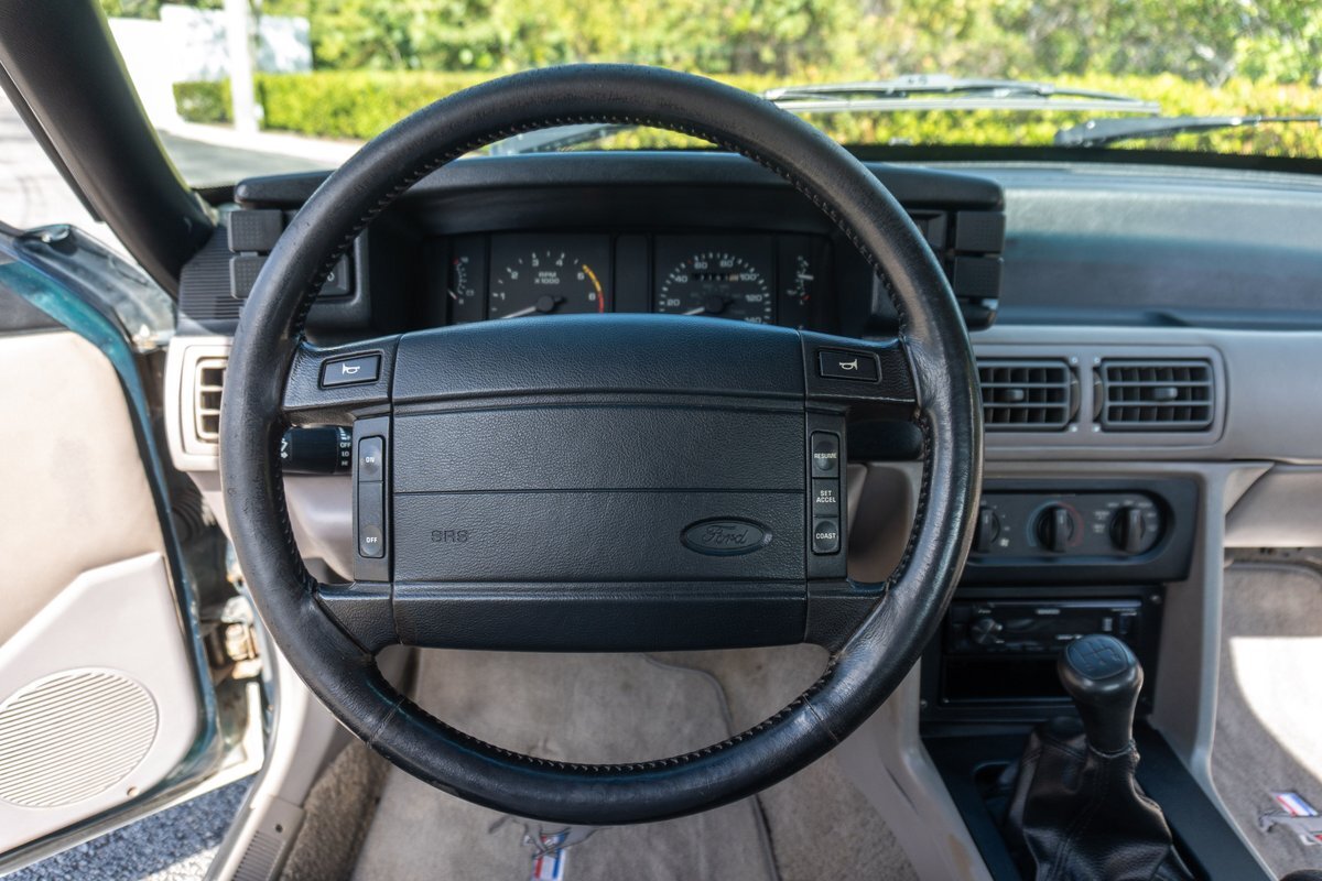 Ford-Mustang-1992-22