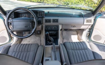 Ford-Mustang-1992-24