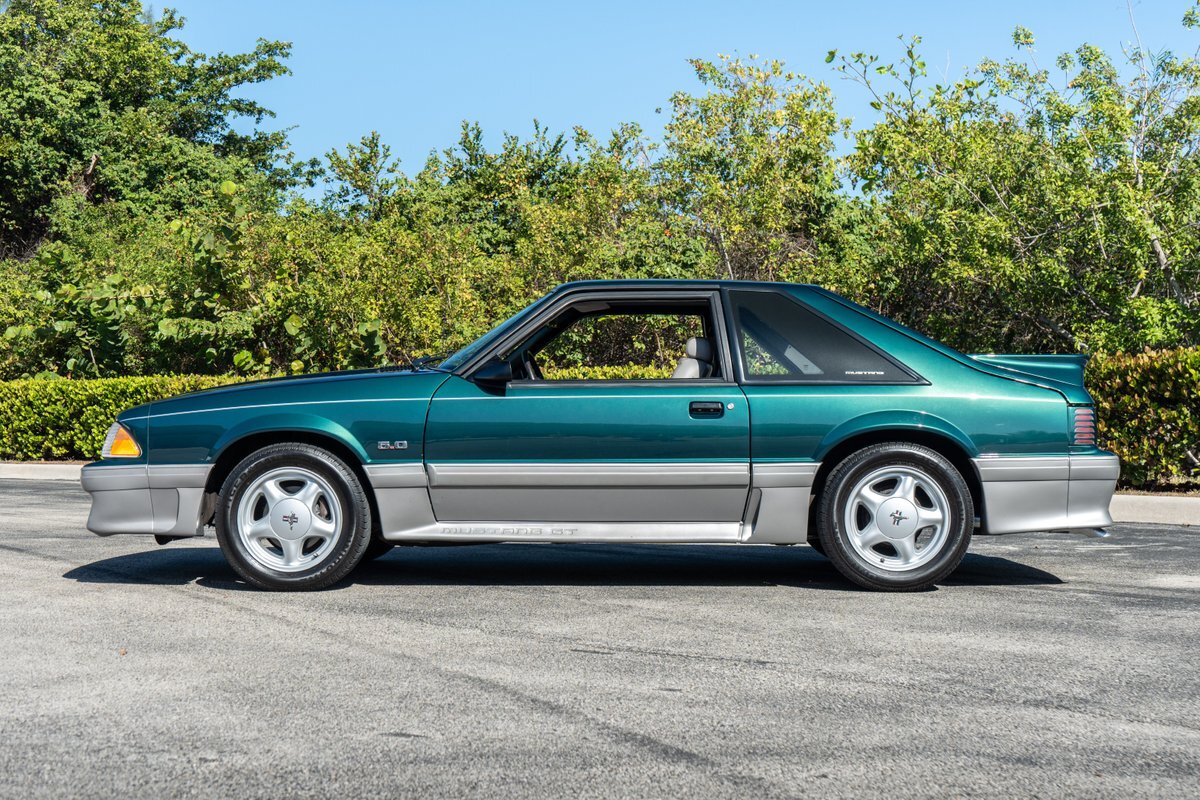Ford-Mustang-1992-3