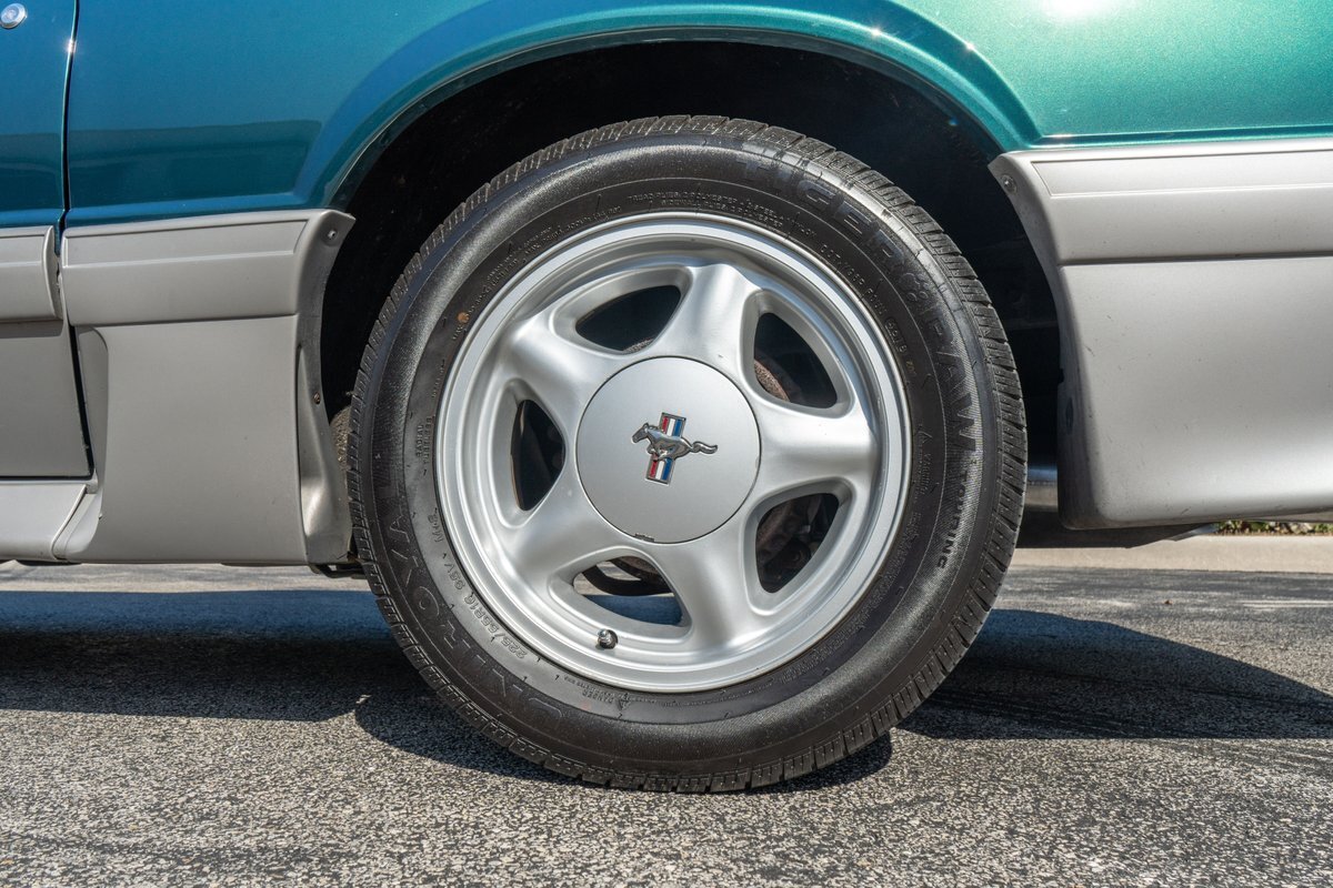 Ford-Mustang-1992-37