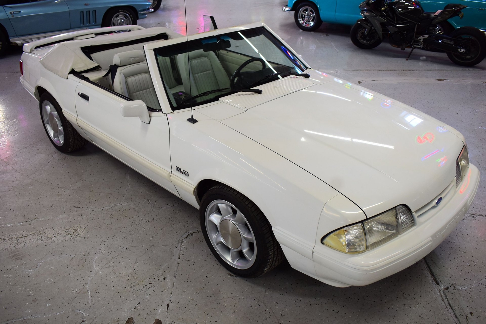 Ford-Mustang-1993-1