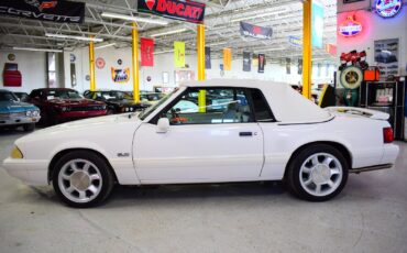 Ford-Mustang-1993-3