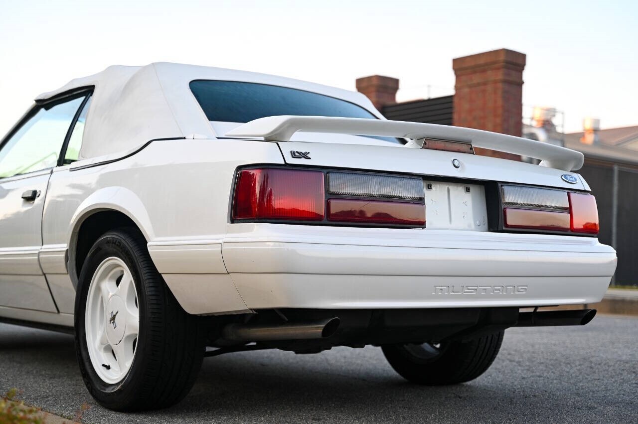 Ford-Mustang-1993-Convertible-37