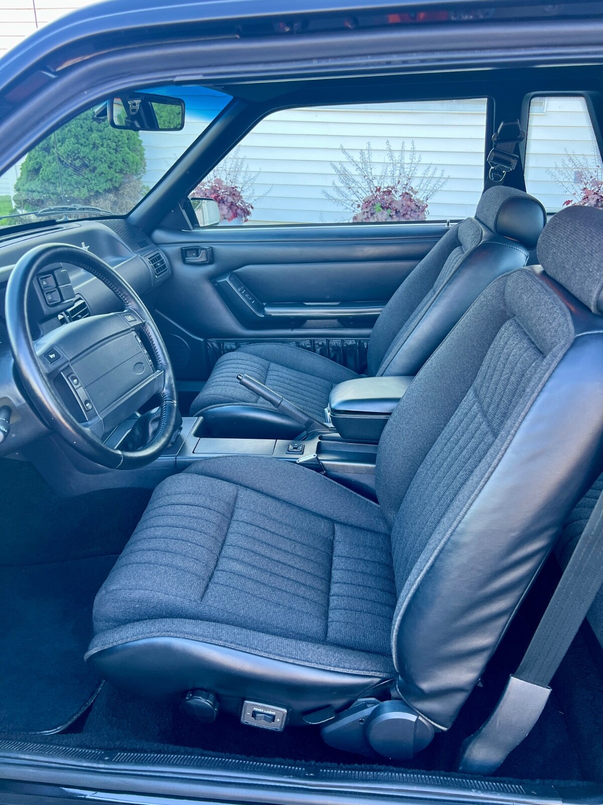 Ford-Mustang-1993-Coupe-20