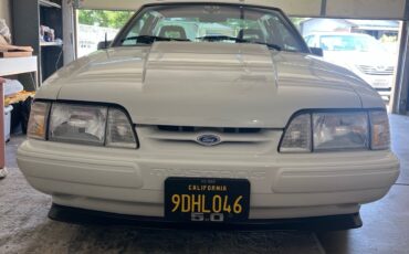 Ford-Mustang-1993-Sedan-2