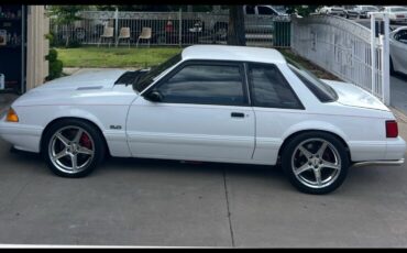 Ford-Mustang-1993-Sedan-9