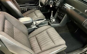 Ford-Mustang-1993-black-1