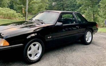 Ford-Mustang-1993-black