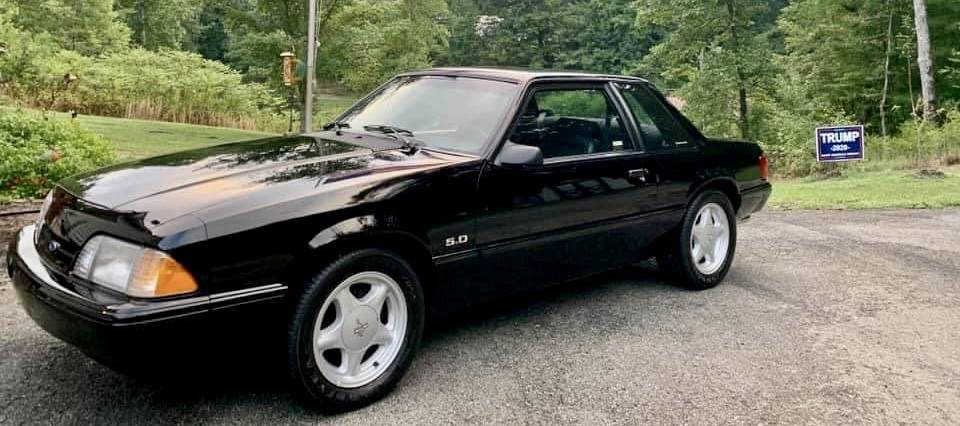 Ford Mustang  1993 black