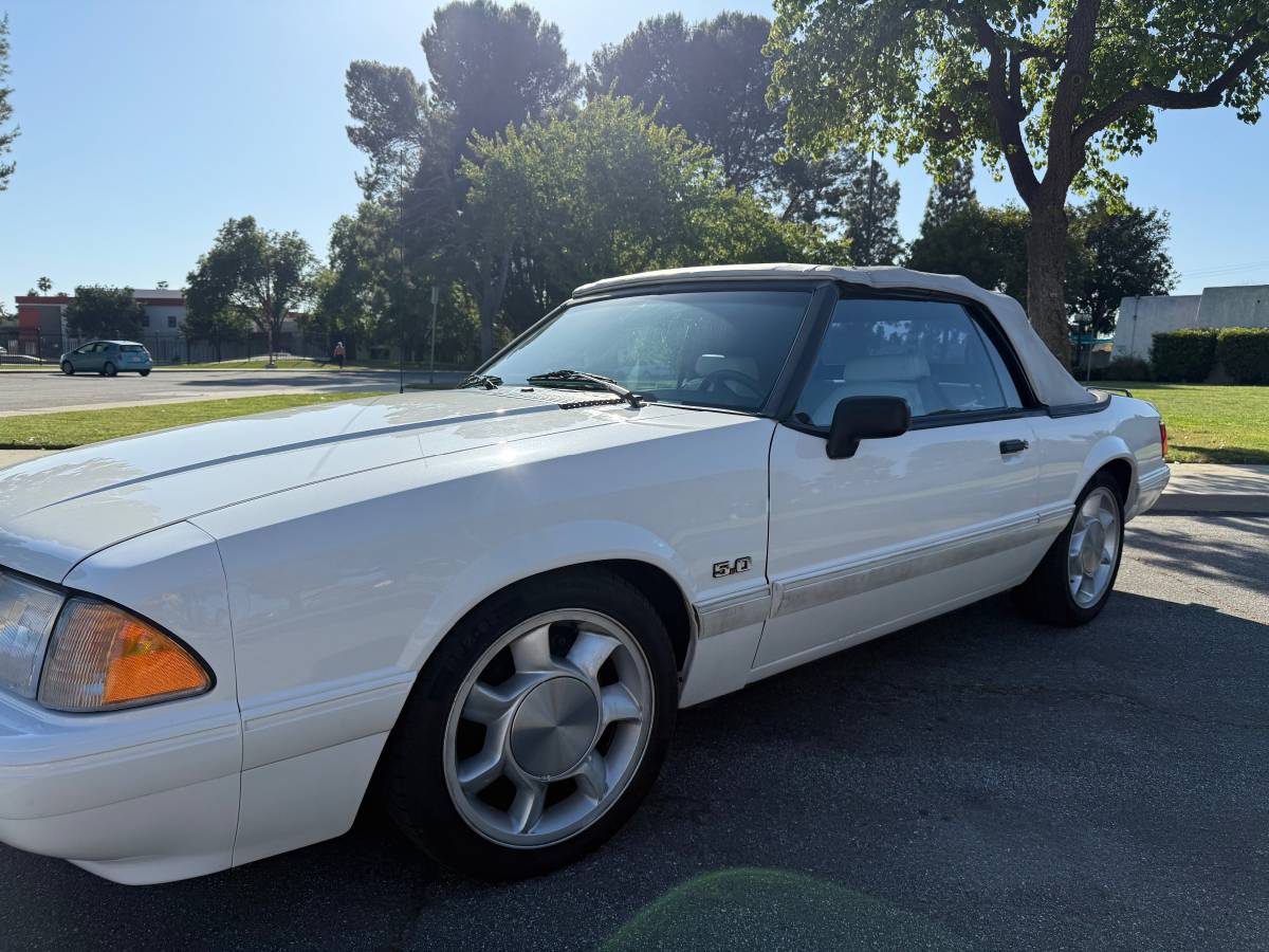 Ford-Mustang-1993-white-12