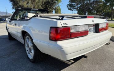 Ford-Mustang-1993-white-2