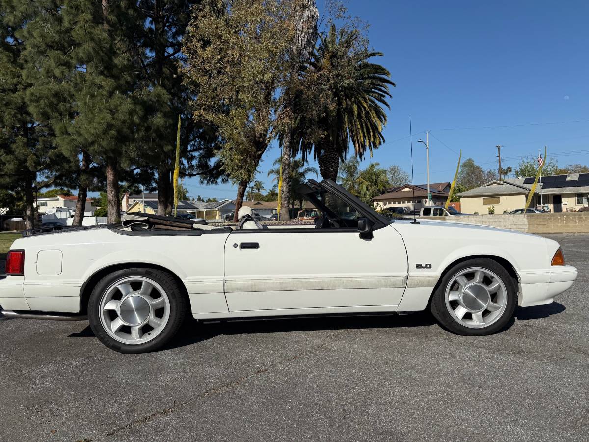 Ford-Mustang-1993-white-4