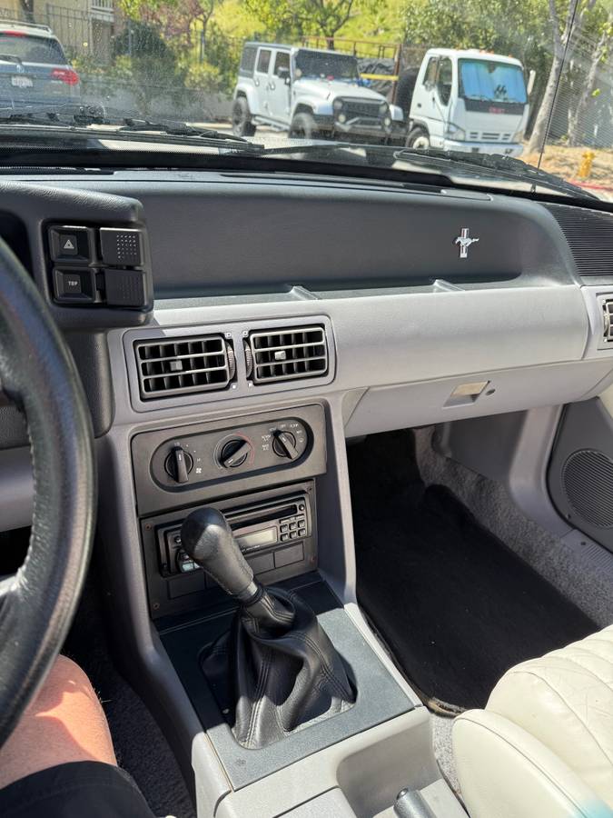 Ford-Mustang-1993-white-5