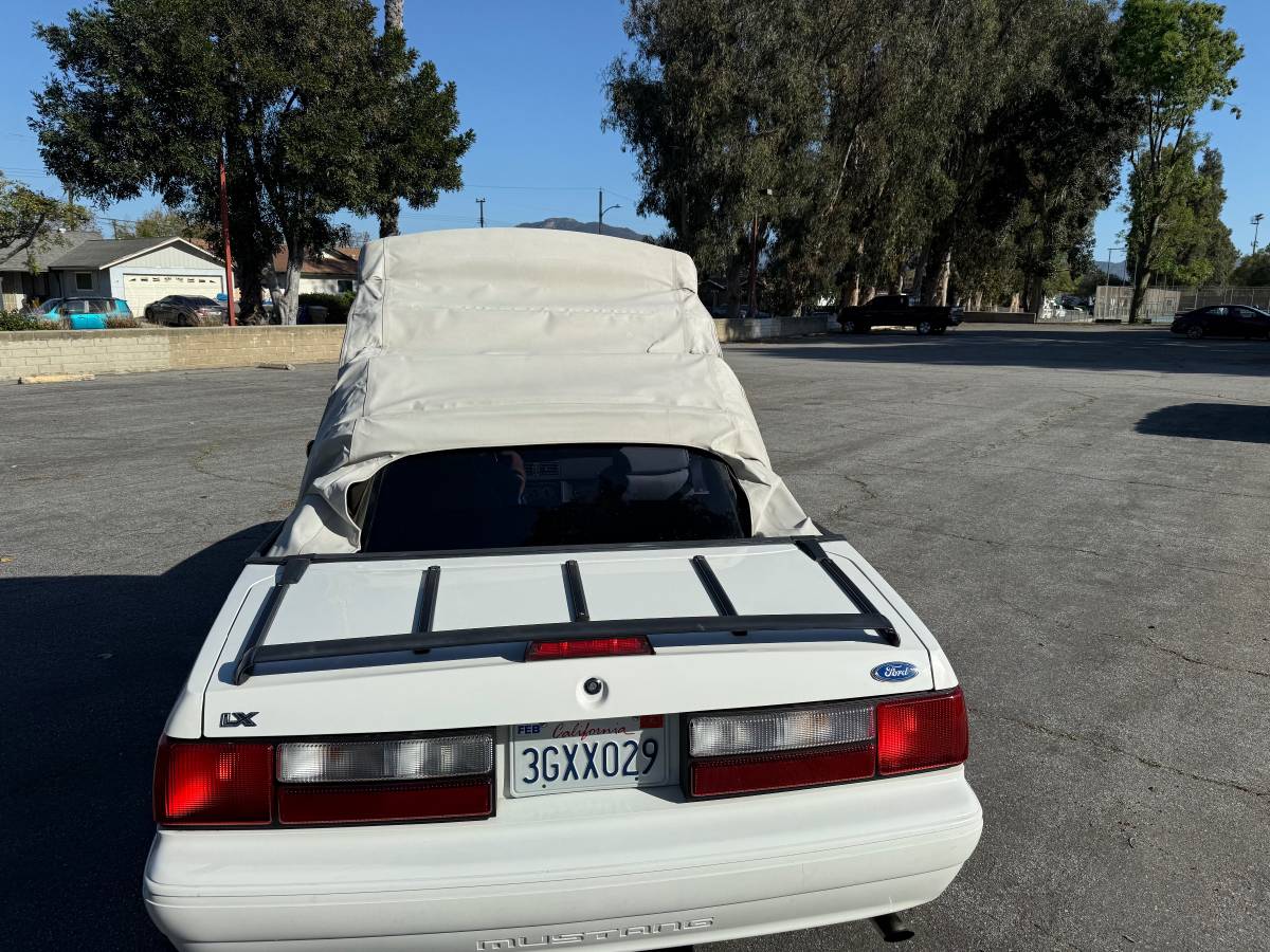 Ford-Mustang-1993-white-8