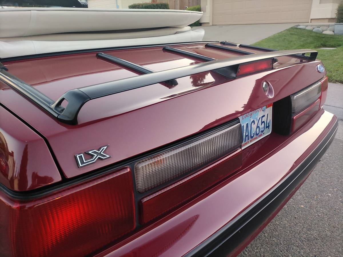 Ford-Mustang-5.0-convertible-1987-red-11