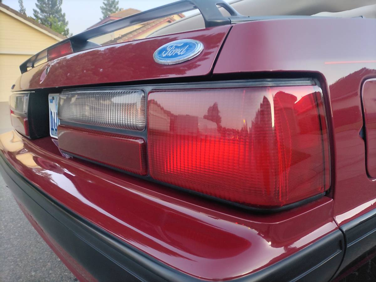 Ford-Mustang-5.0-convertible-1987-red-16