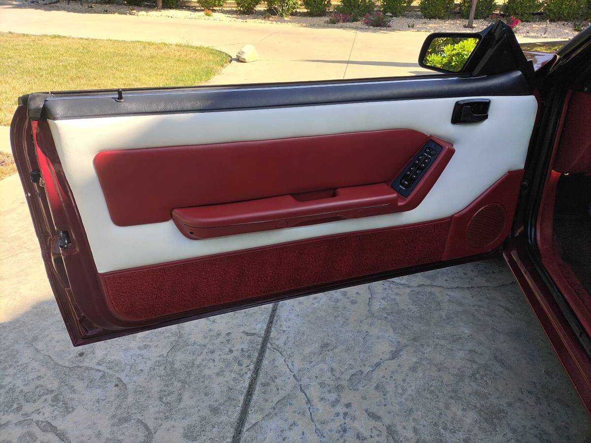 Ford-Mustang-5.0-convertible-1987-red-23