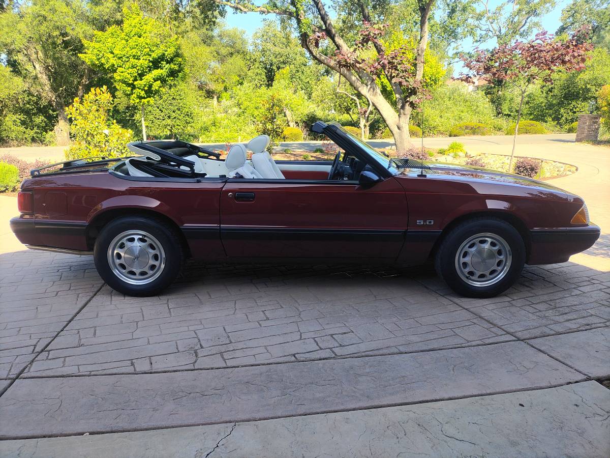 Ford-Mustang-5.0-convertible-1987-red-3