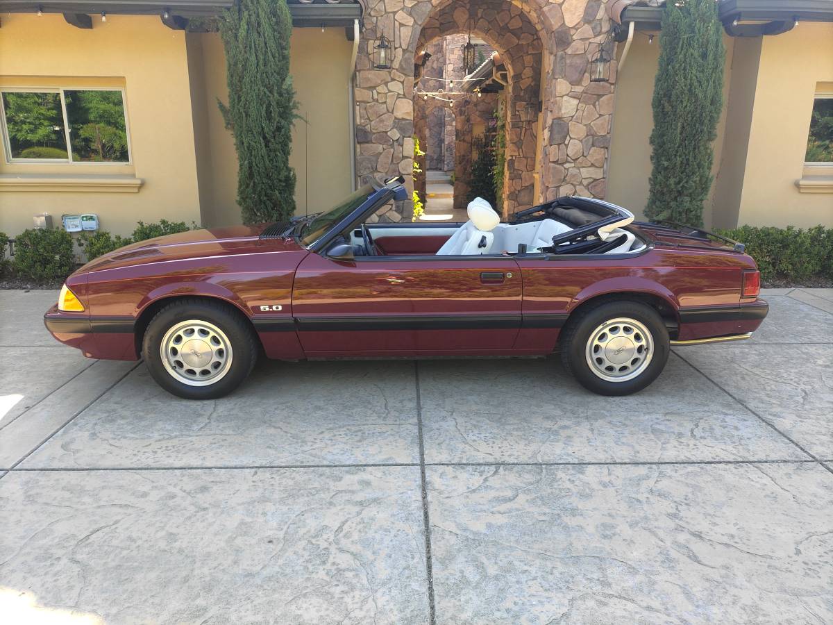 Ford-Mustang-5.0-convertible-1987-red-7