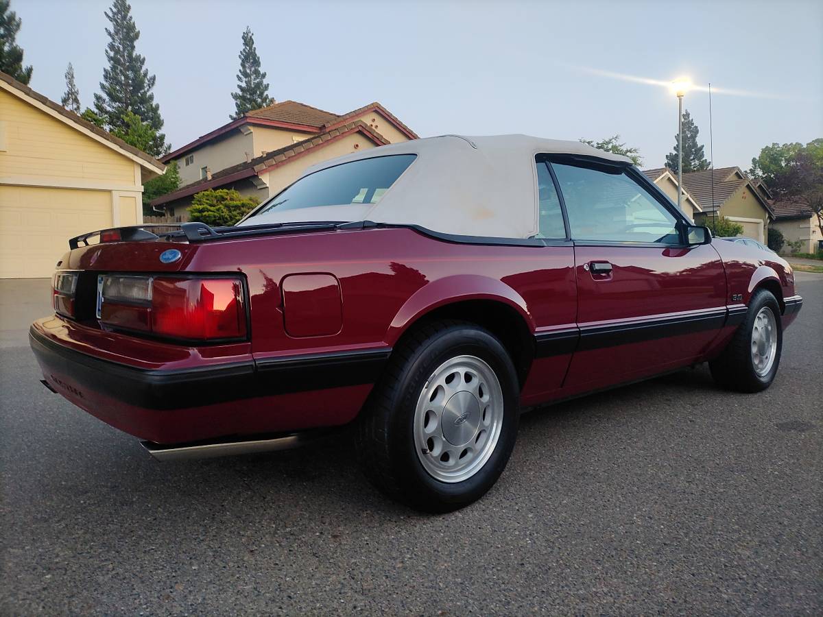Ford-Mustang-5.0-convertible-1987-red-8