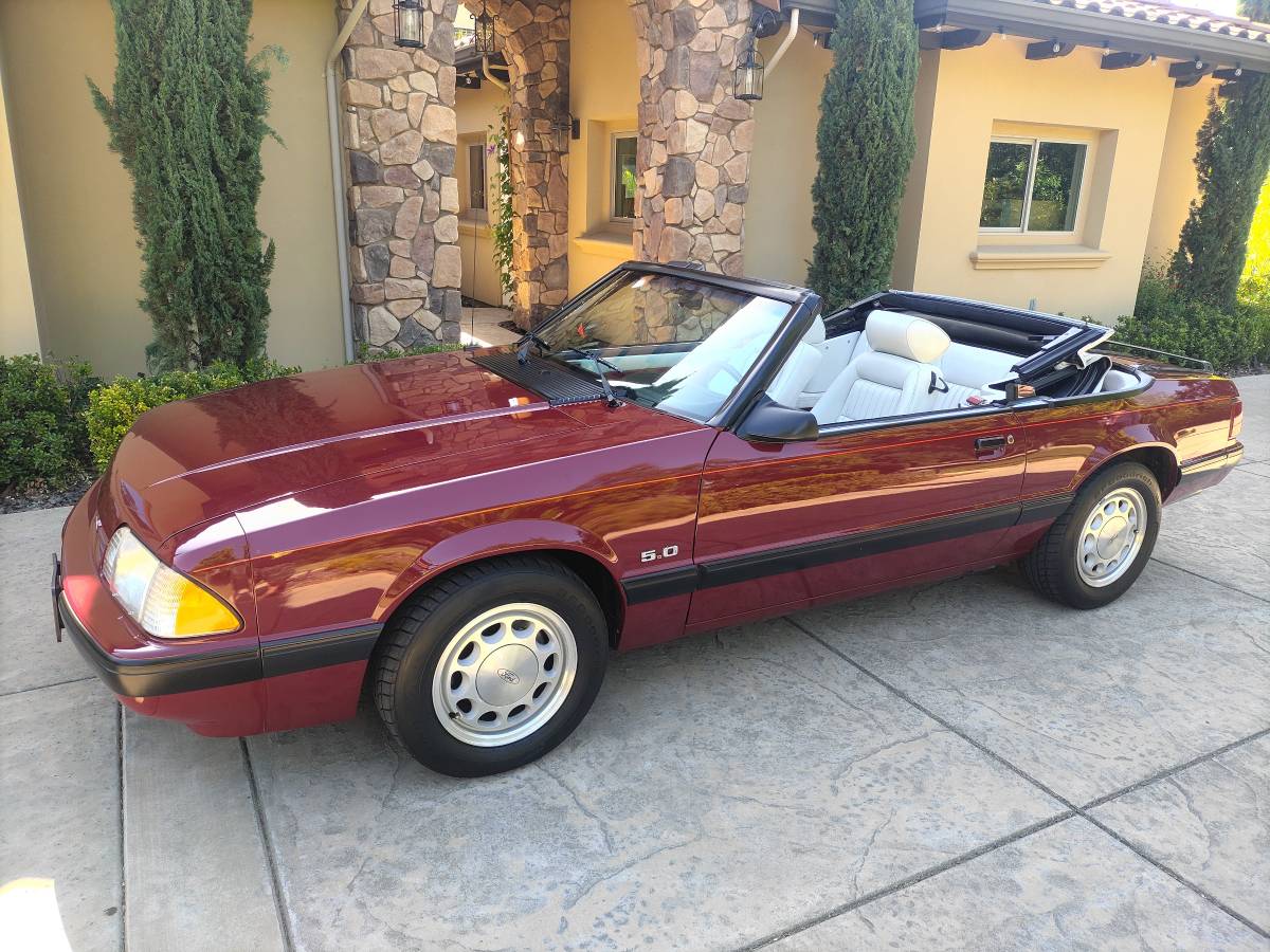 Ford-Mustang-5.0-convertible-1987-red