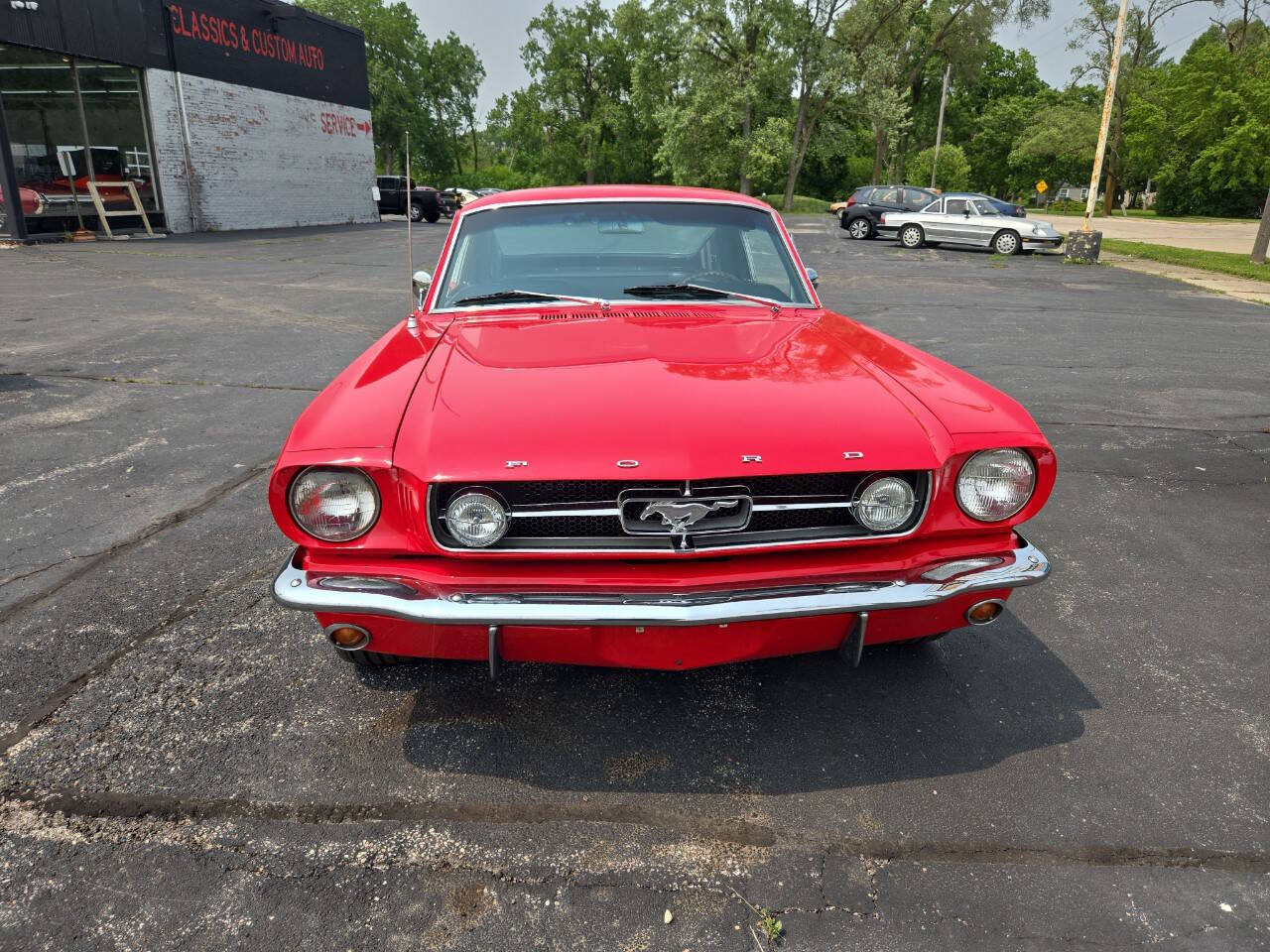 Ford-Mustang-Custom-Fastback-1965-Coupe-4