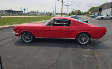 Ford-Mustang-Custom-Fastback-1965-Coupe-6
