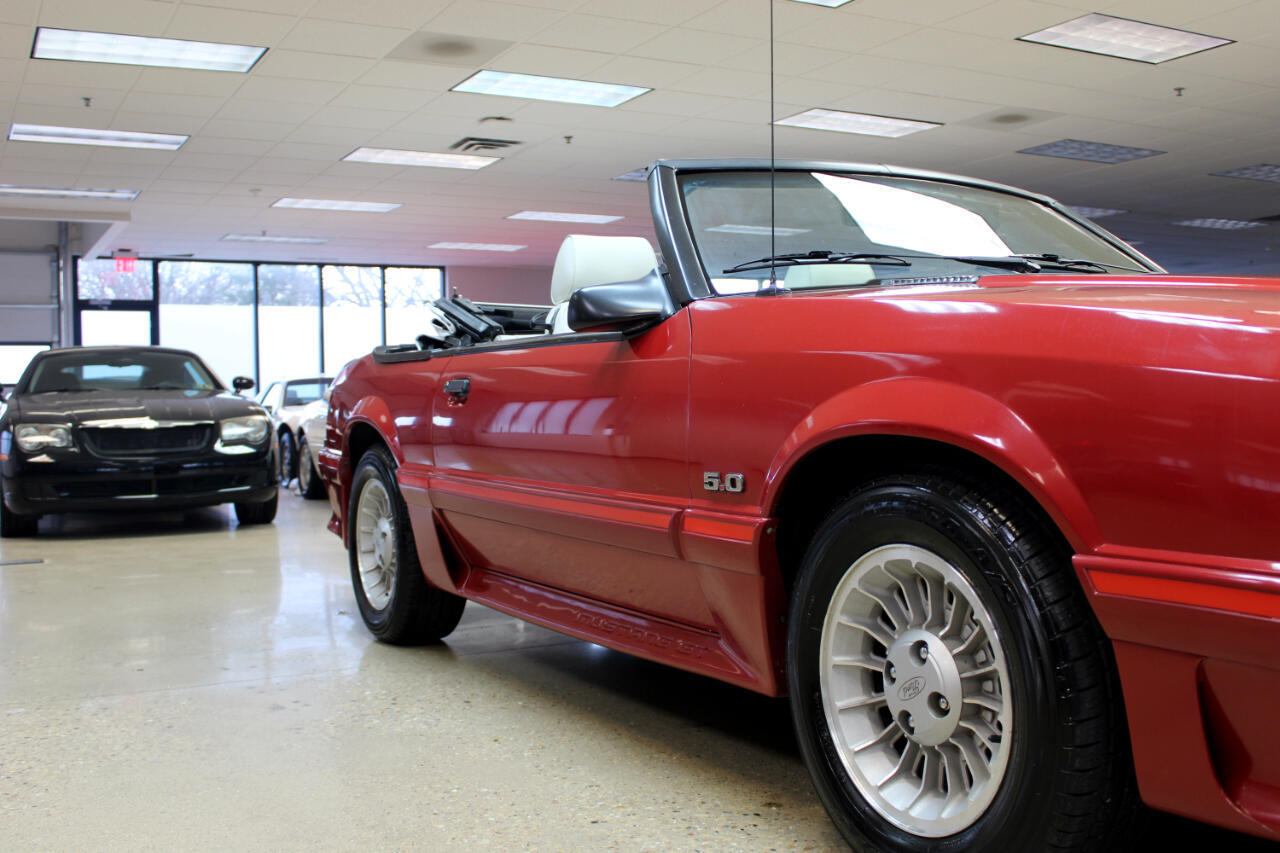 Ford-Mustang-GT-Convertible-1987-Convertible-17