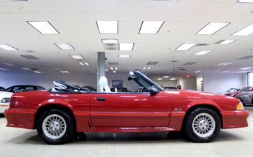 Ford-Mustang-GT-Convertible-1987-Convertible-31